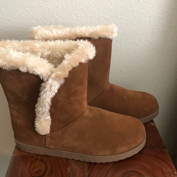 ✨ NWT Suede Winter Boots ✨ - Picture 3 of 15